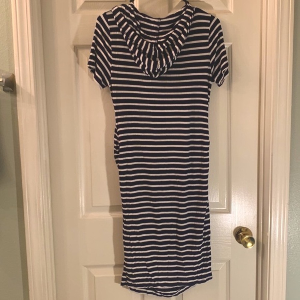 Adorable HEART & HIPS Hoodie Dress - Picture 4 of 13